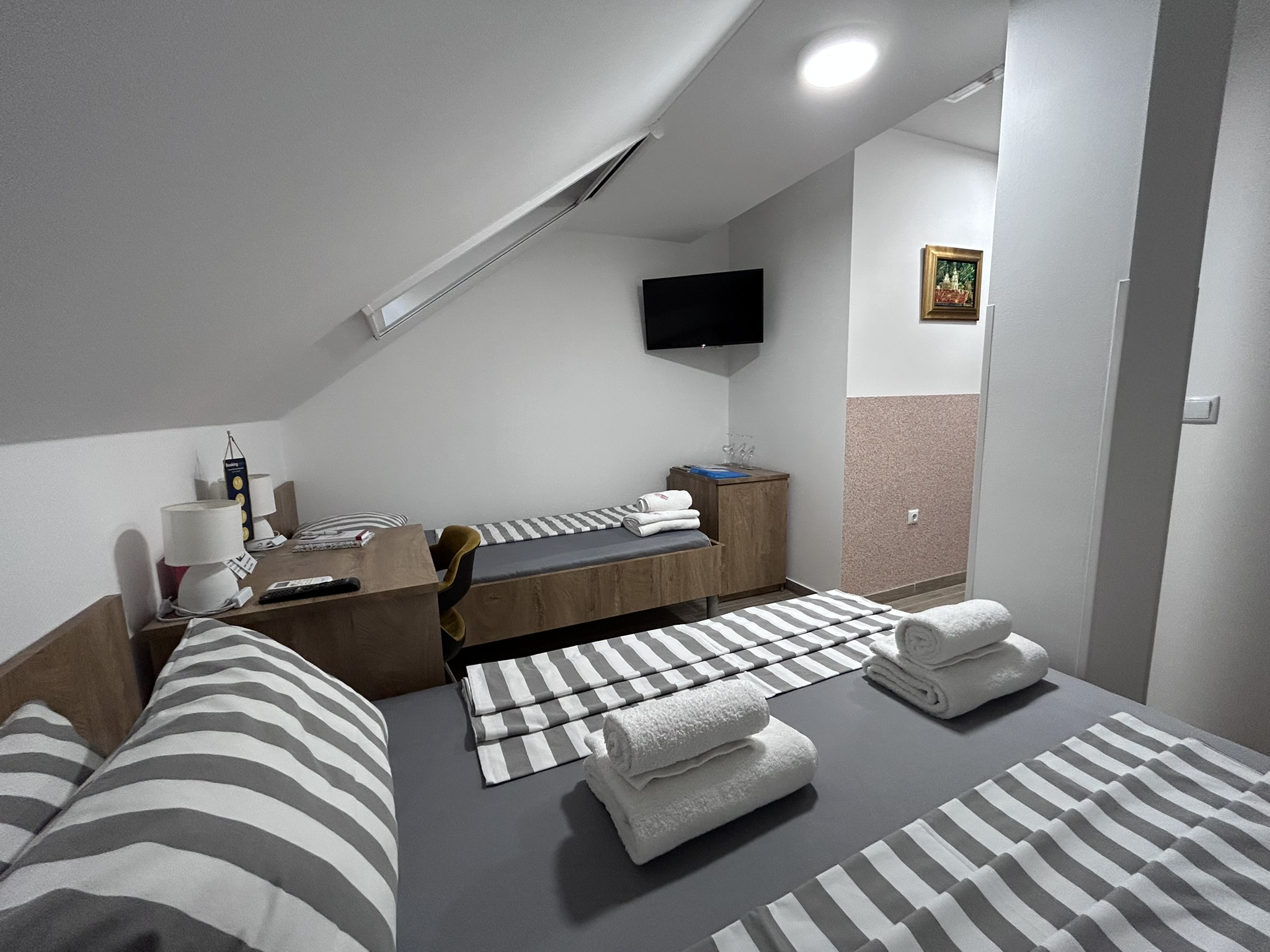Soba 2 — Apartmani Špoljar Županja